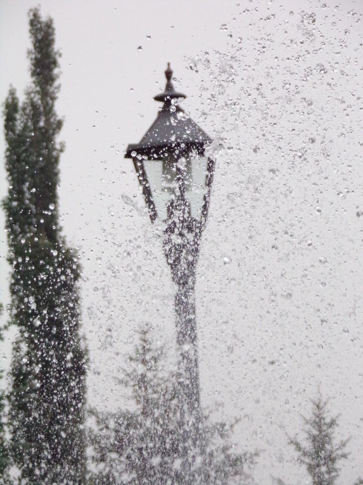 Raindrops for a Lampost